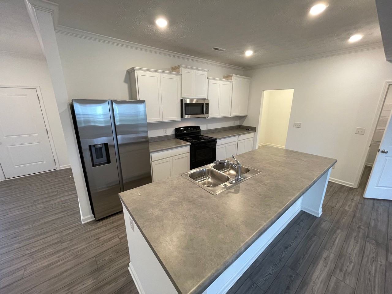 16915 Meander Way - Photo 2 of 30