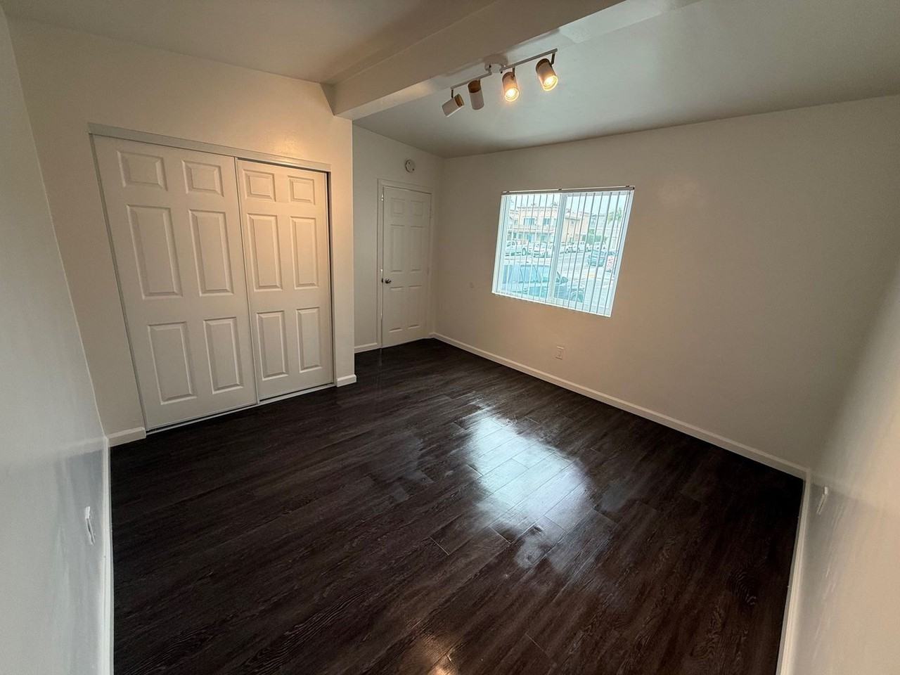 5245 La Jolla Mesa Dr - Photo 4 of 7