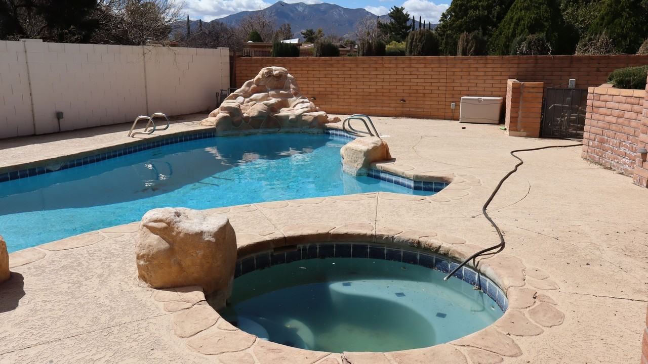 1810 Town And Country Dr - Photo 7 of 15