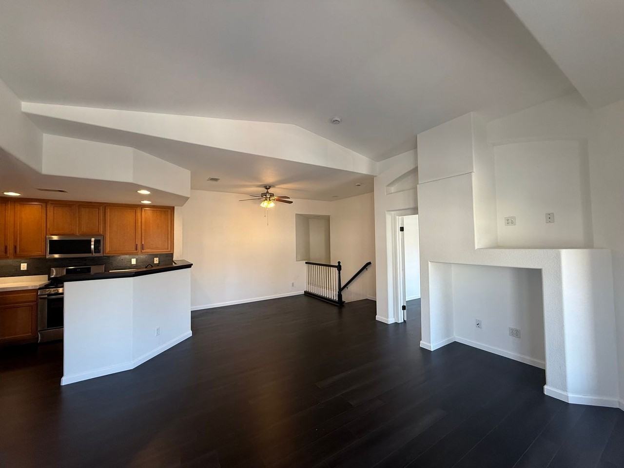 760 Callecita Aquilla Sur - Photo 3 of 19