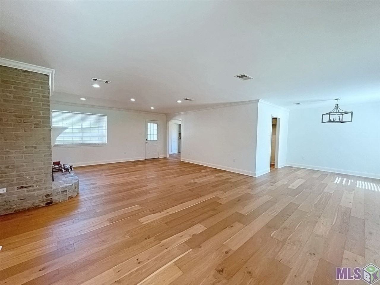 10727 Danbury Dr - Photo 6 of 23