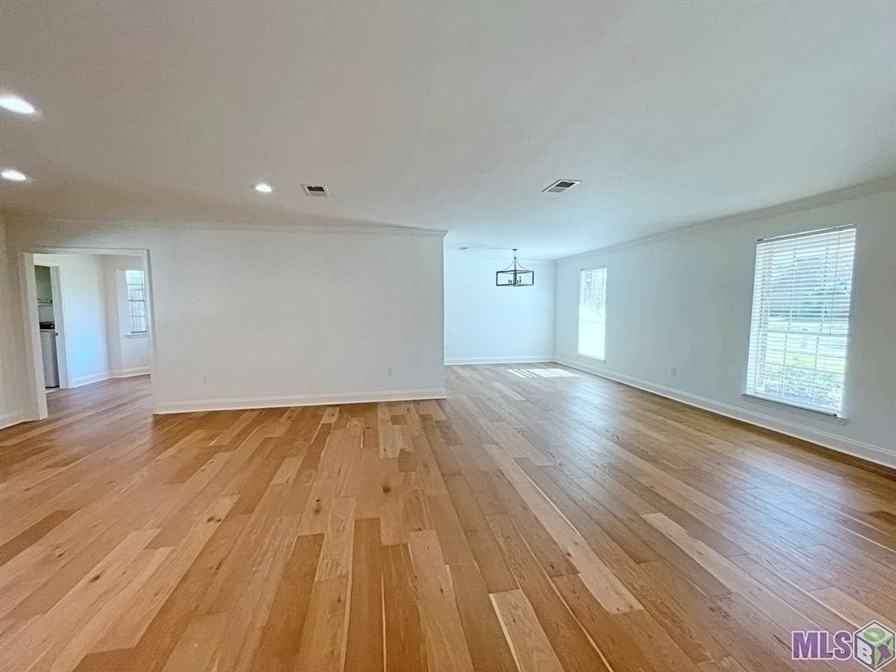 10727 Danbury Dr - Photo 7 of 23