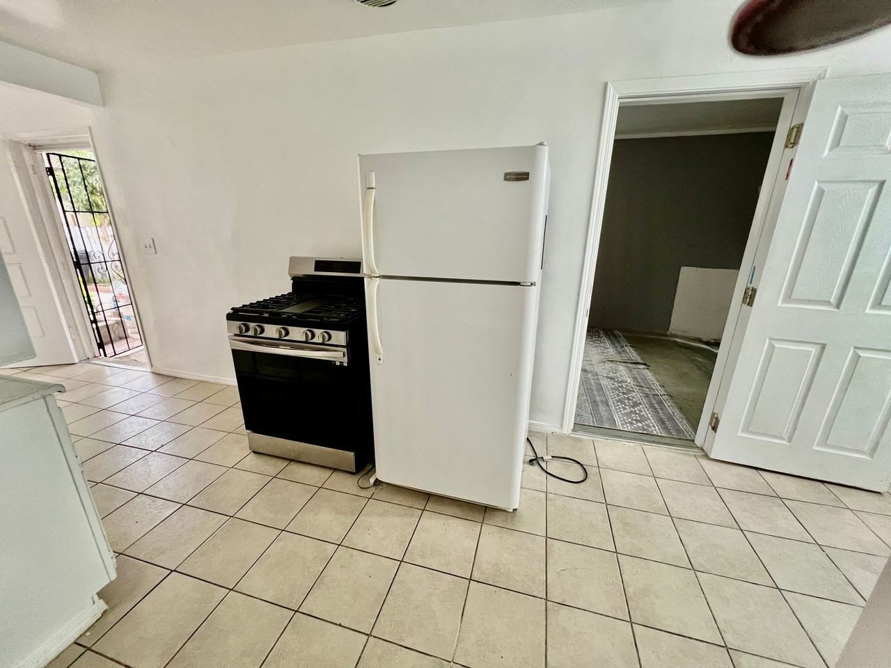 4311 W 170th St - Photo 2 of 7