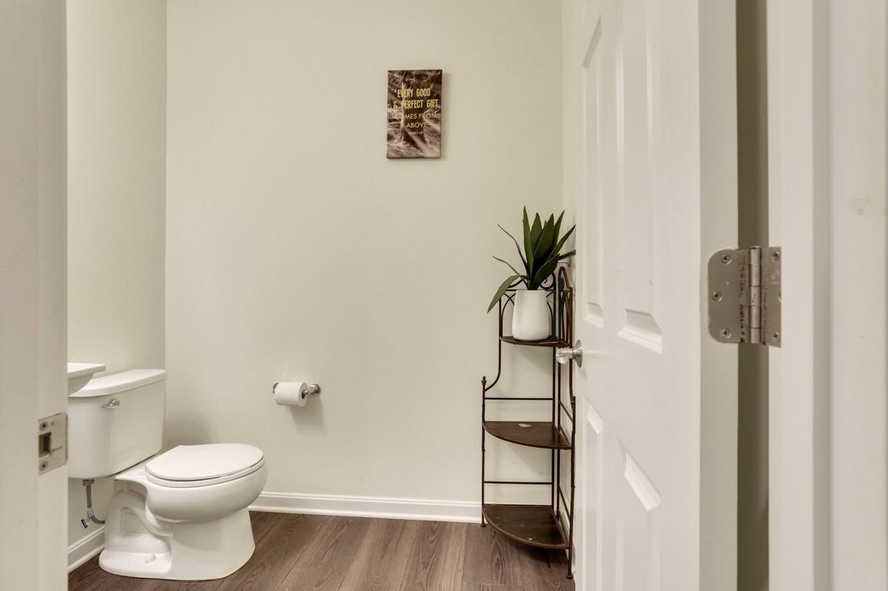694 Dewmar Dr #NA - Photo 5 of 44