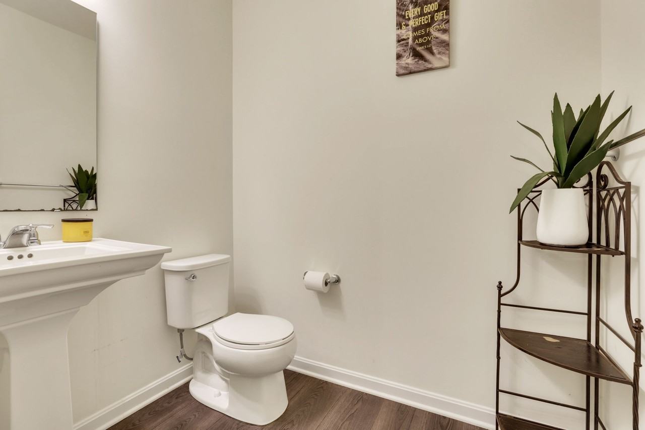 694 Dewmar Dr #NA - Photo 7 of 44