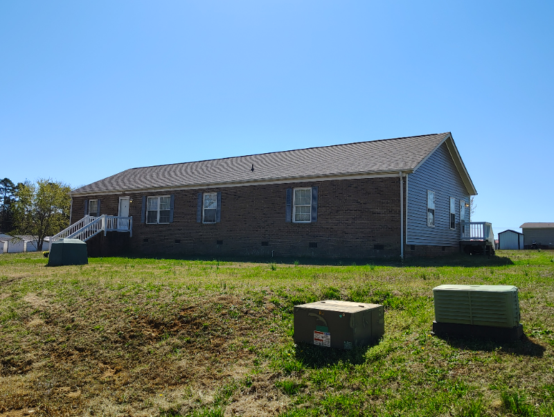 1048 Lands End Ln - Photo 2 of 13