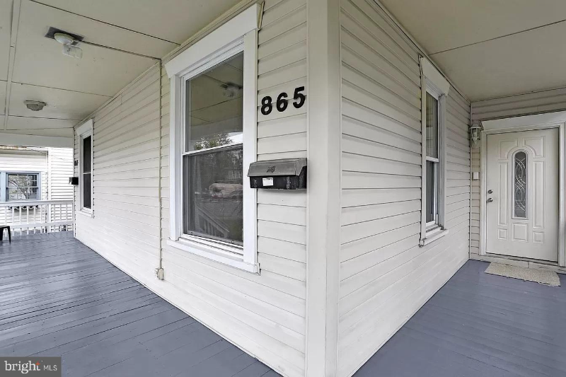865 Virginia Ave #865 - Photo 2 of 18