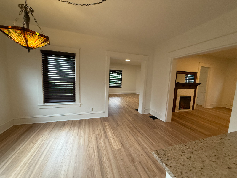 647 Liberty St - Photo 7 of 18