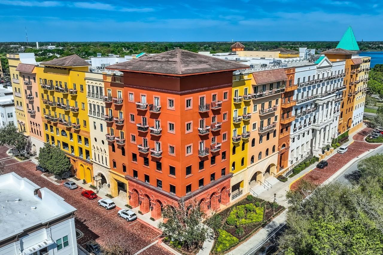 Veranda Club - Photo 3 of 31