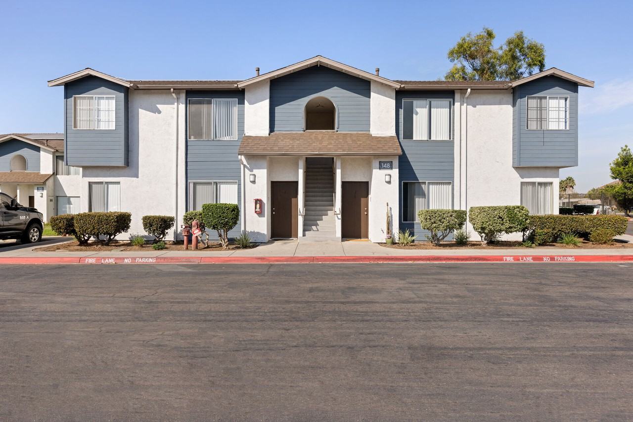 Mar at Chavez - Photo 4 of 18