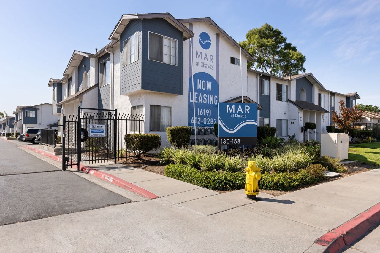 Mar at Chavez - Photo 3 of 18