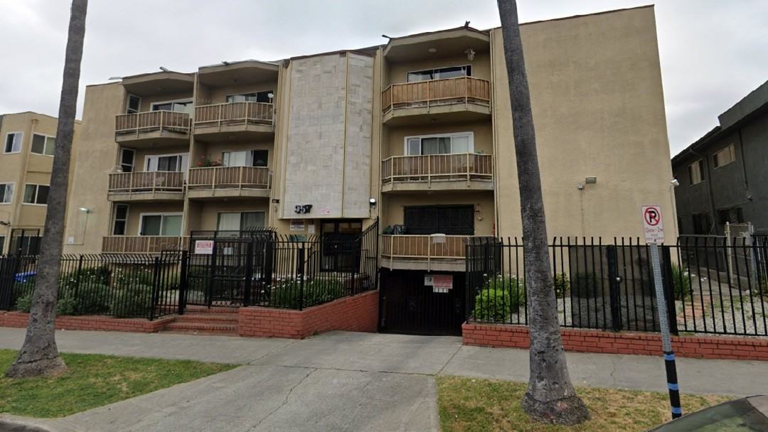 3139 - 957 Menlo Ave. - Photo 2 of 19