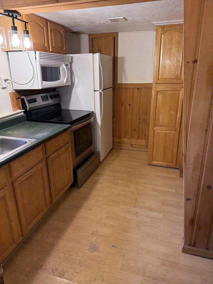 409 Slater Street* - Photo 3 of 12