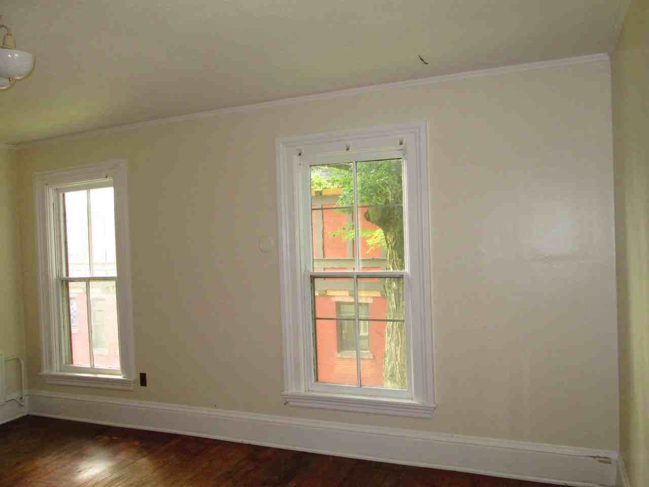 309 Market St - Photo 3 of 14