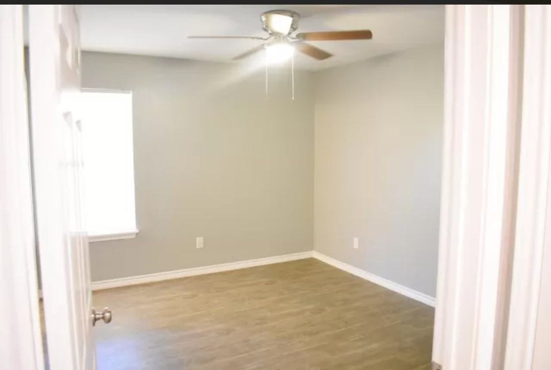 218 Parrott Drive - Photo 3 of 27