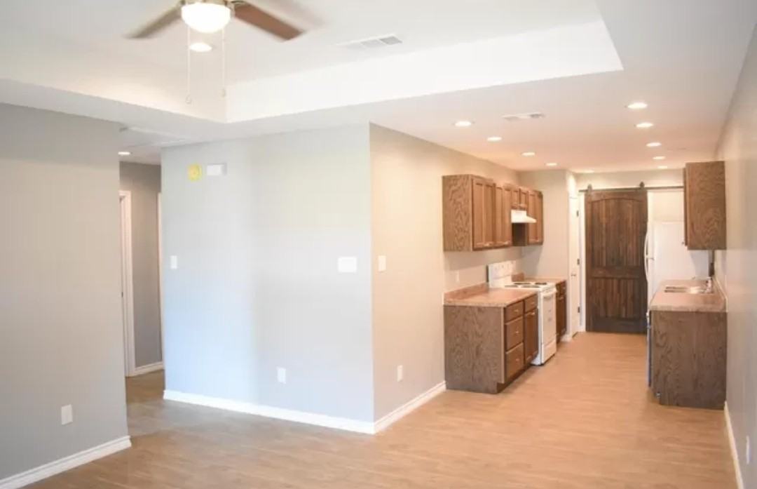 218 Parrott Drive - Photo 7 of 27