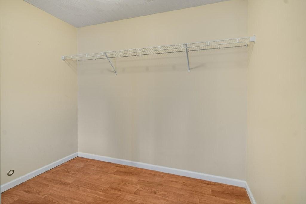 602 West Seneca Street - Photo 7 of 10