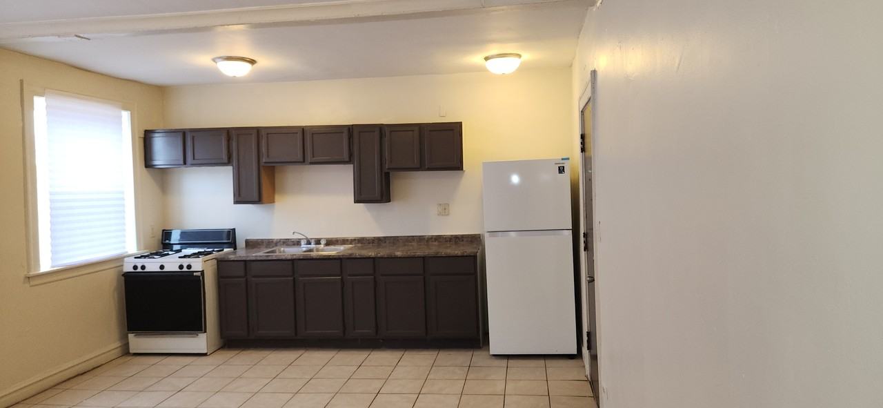 Marshfield - Photo 5 of 11