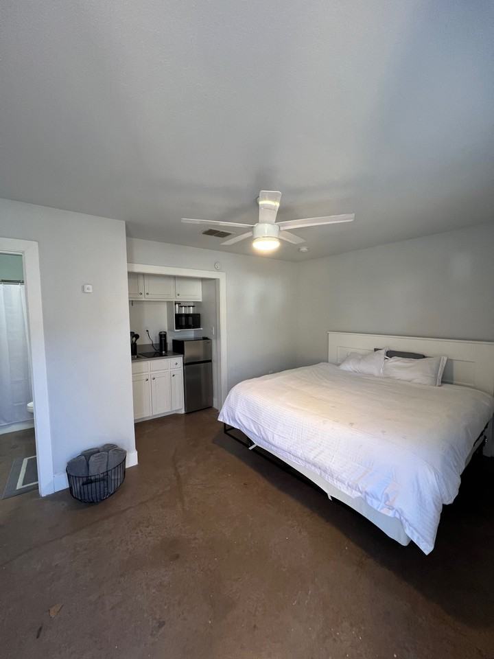 3101 33rd st - Photo 2 of 11