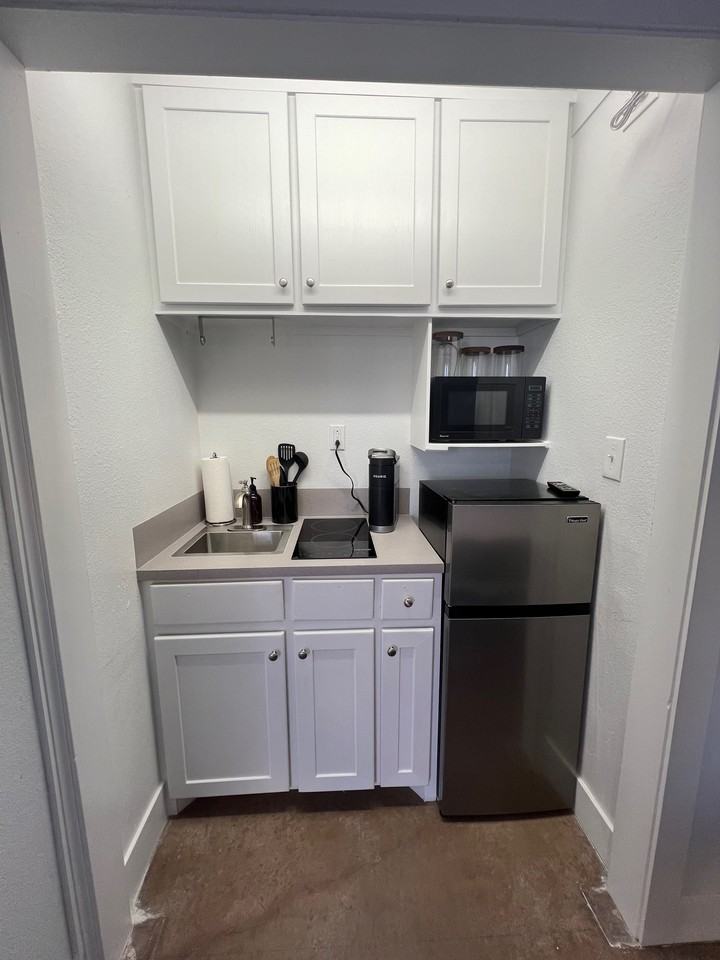 3101 33rd st - Photo 3 of 11