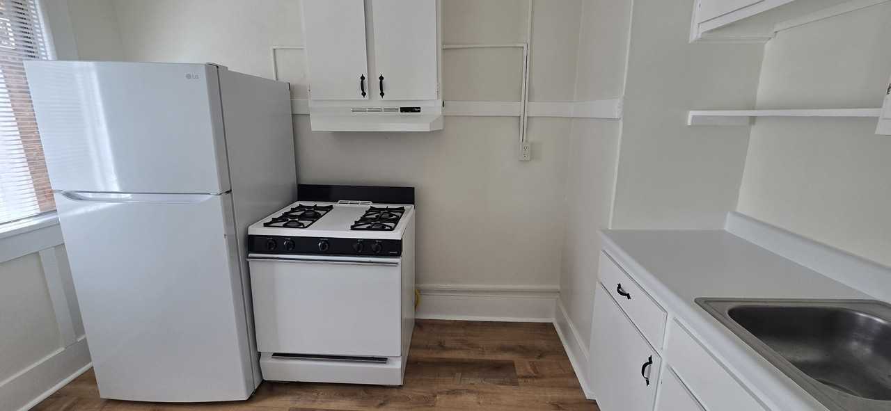 629 Pine Ave. - Photo 3 of 14