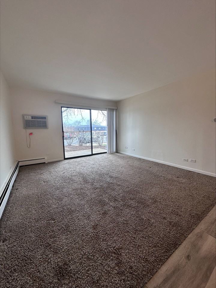 880 Westmoreland Drive - Photo 3 of 9