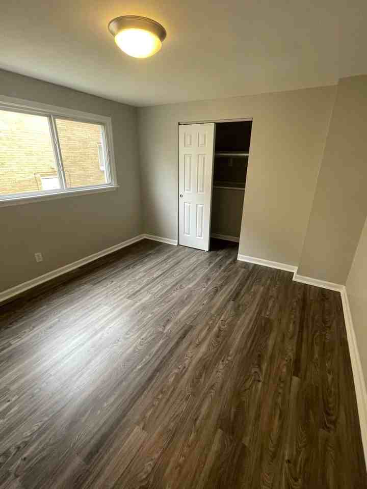 1835 East 8th Street - Photo 3 of 6