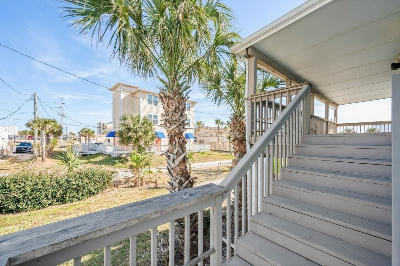 6909 Richards Pl - Photo 4 of 39