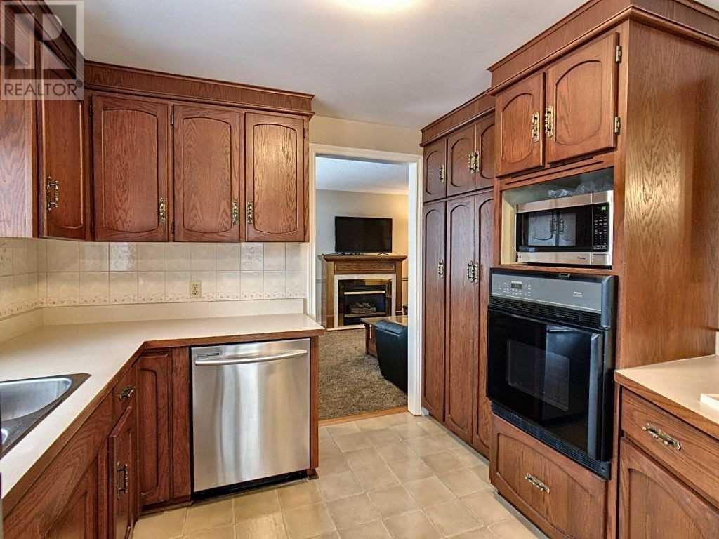 28 Yewholme Dr #A - Photo 3 of 14