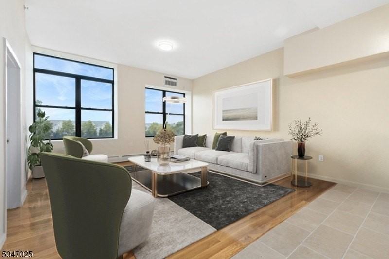 520 Belleville Ave #E306