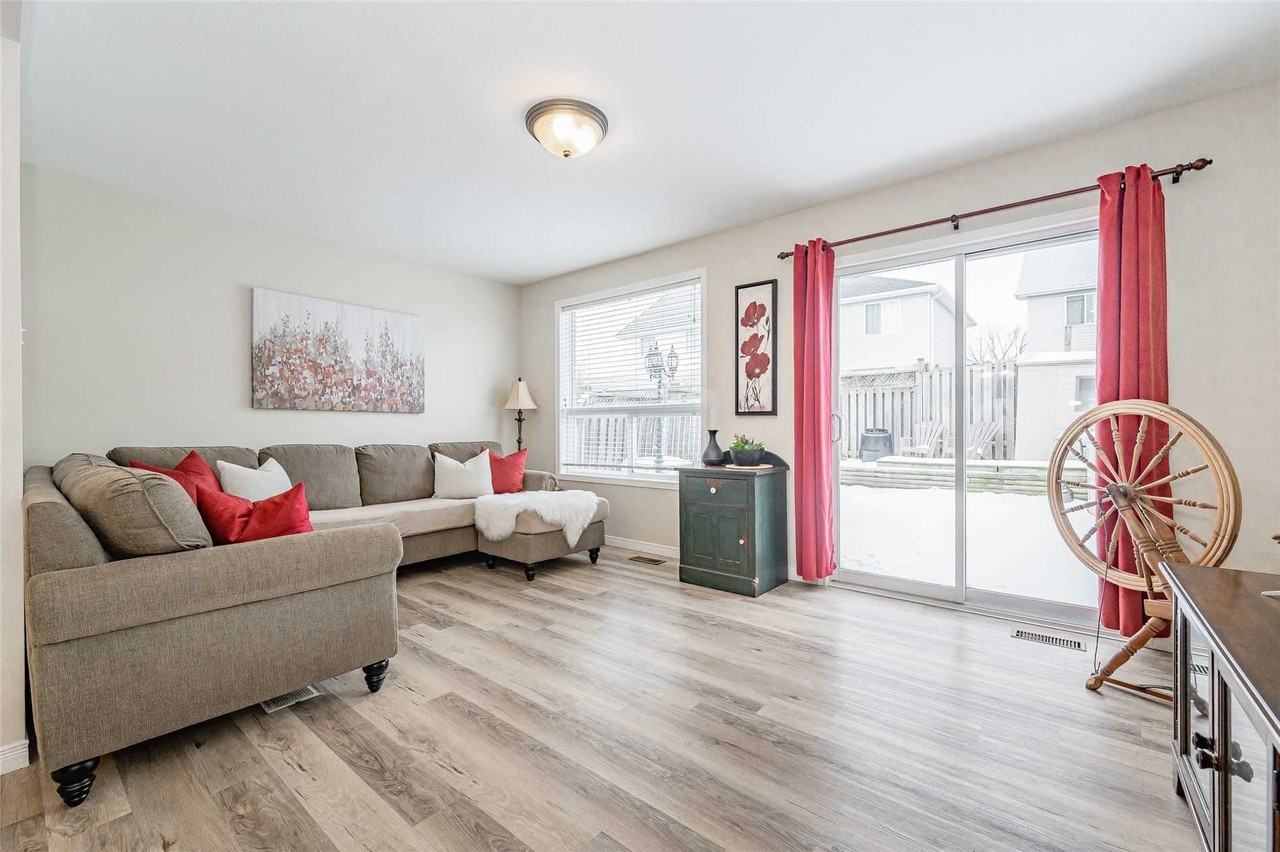 73 Swift Cres #NA - Photo 3 of 11