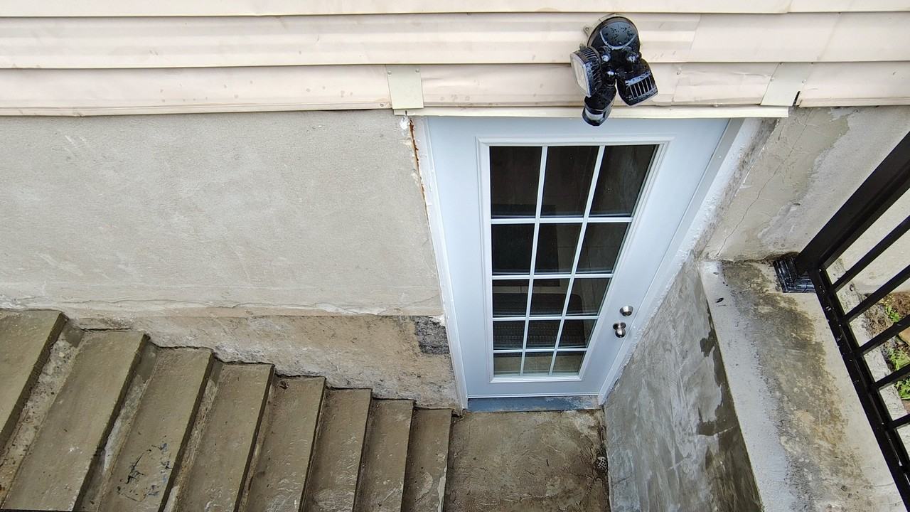 753 Scottsdale Dr #B - Photo 2 of 7