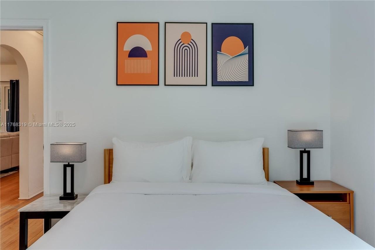 820 Sw 26th Rd - Photo 2 of 25