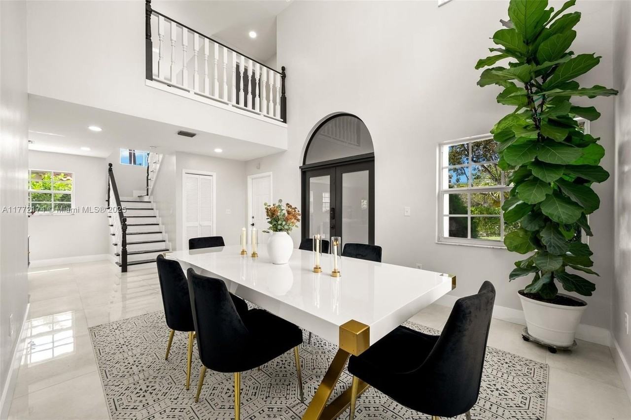 911 Sw 57th Ave #911 - Photo 3 of 42