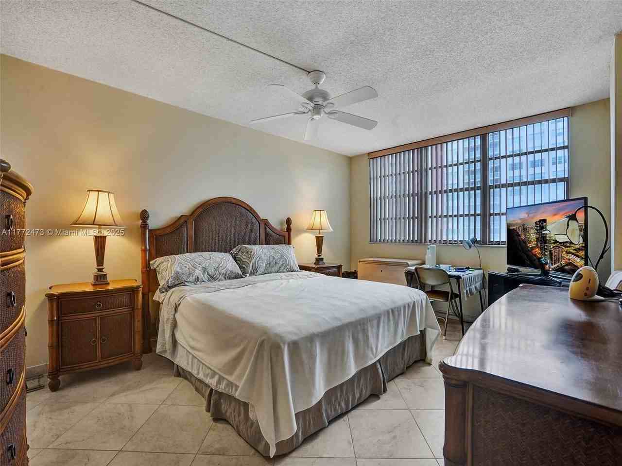 3113 S Ocean Dr #710 - Photo 4 of 50