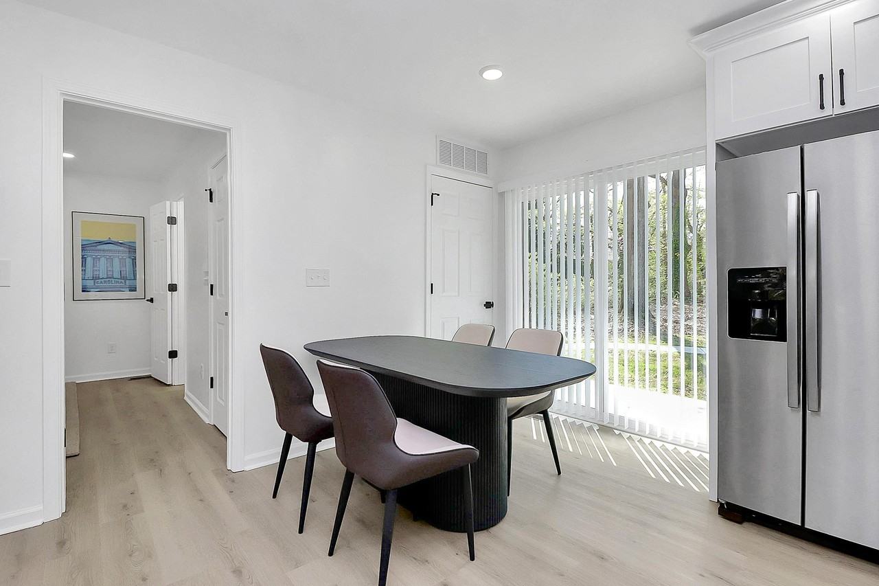 Ivanhoe Pl - Photo 5 of 8