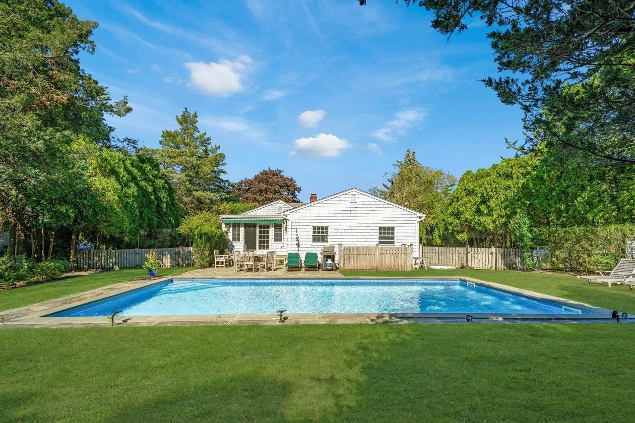 4 Barker Ln - Photo 2 of 13