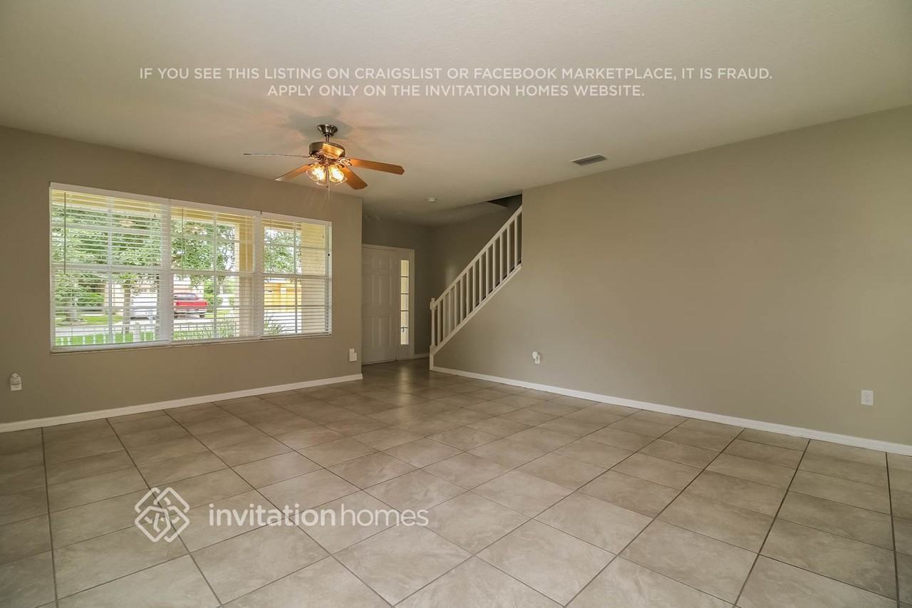 10851 Newbridge Dr - Photo 3 of 17