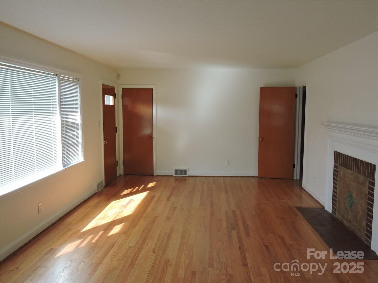 35 Griffing Blvd - Photo 3 of 40