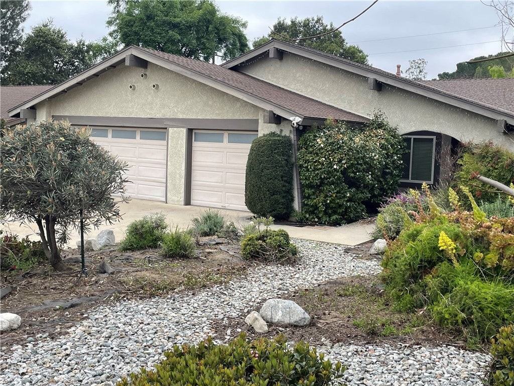 1553 Beloit Ave - Photo 2 of 2