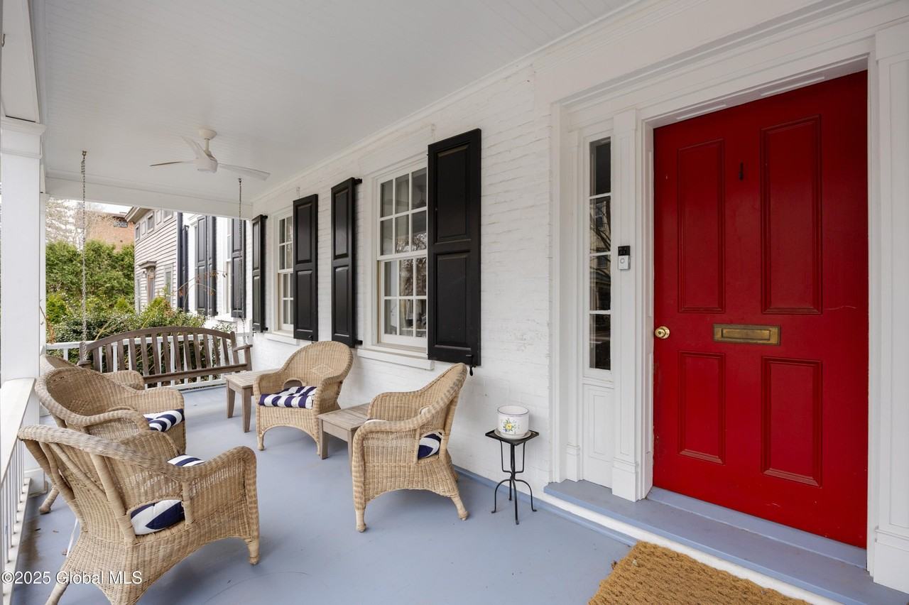 49 Franklin St - Photo 3 of 50