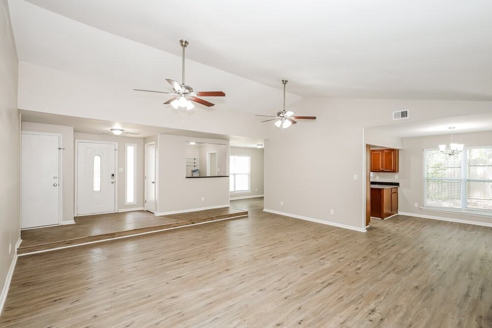 233 Vista Grande Cir - Photo 3 of 16