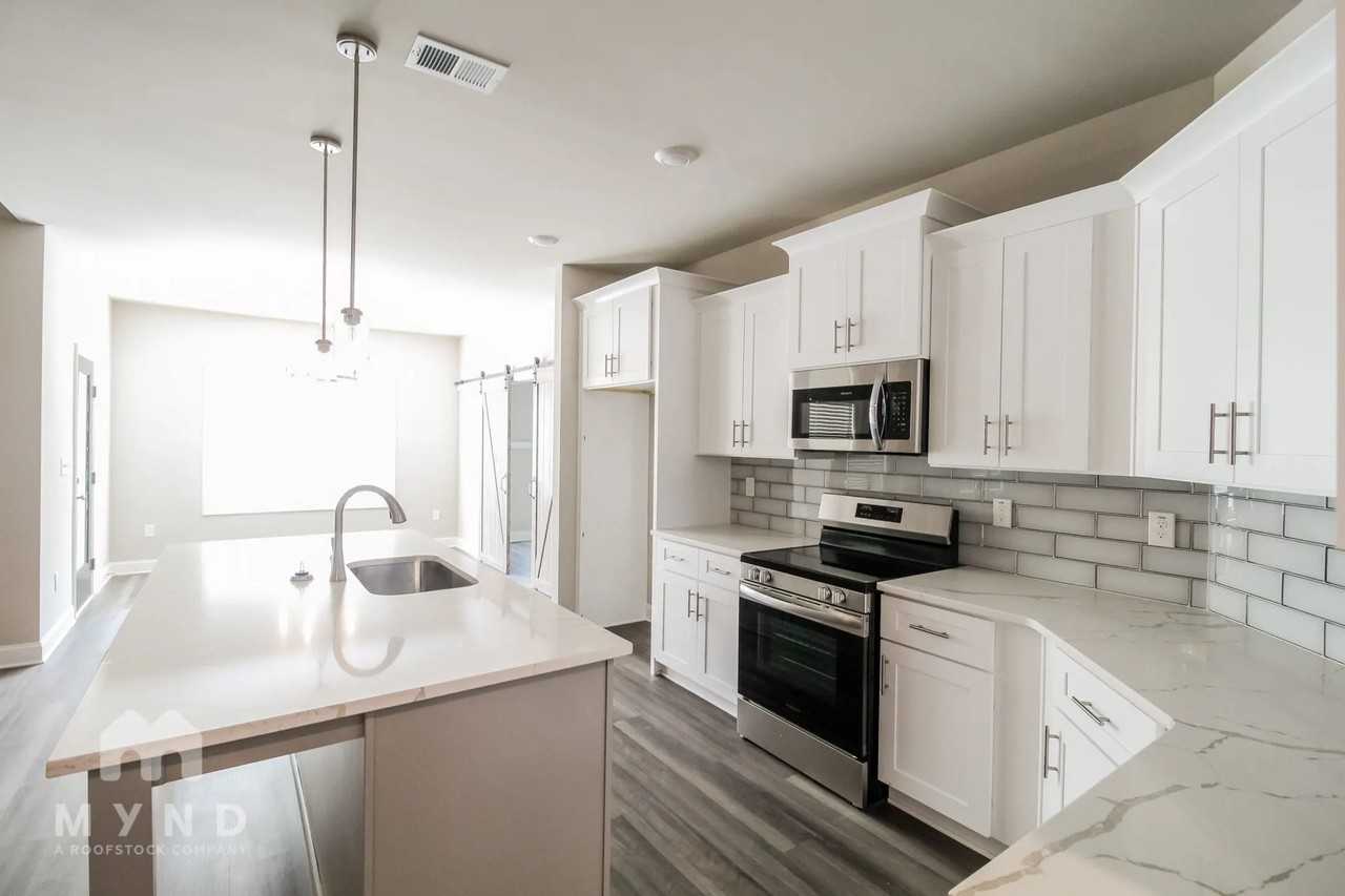 112 Hunters Chase Ct - Photo 3 of 26