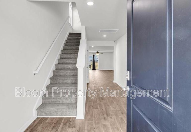 440 White Scallop Way - Photo 4 of 49