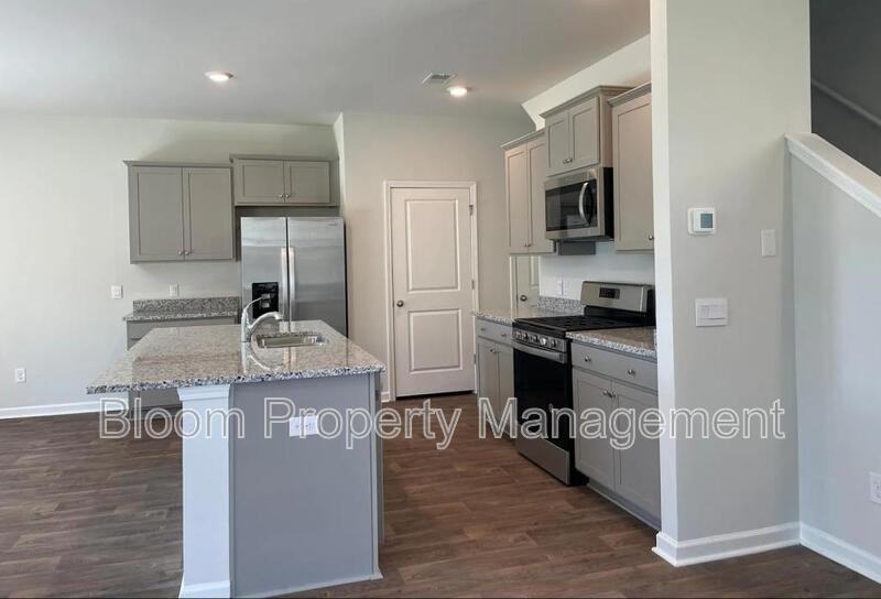 448 Cedarview Rd - Photo 3 of 34