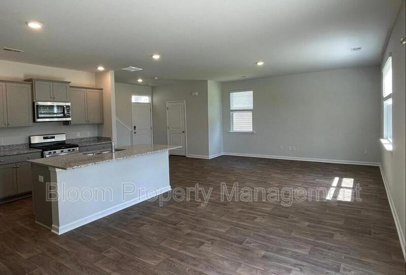 448 Cedarview Rd - Photo 4 of 34