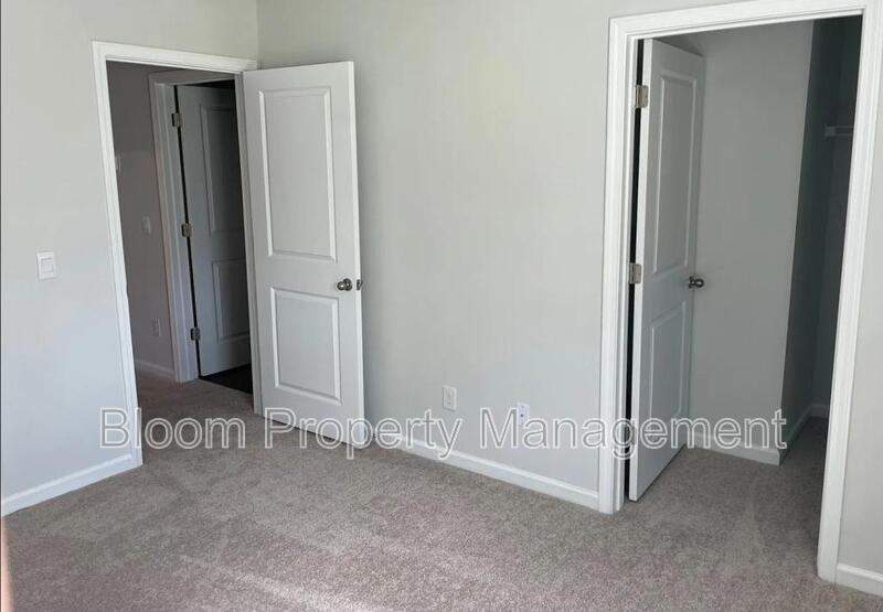 448 Cedarview Rd - Photo 5 of 34