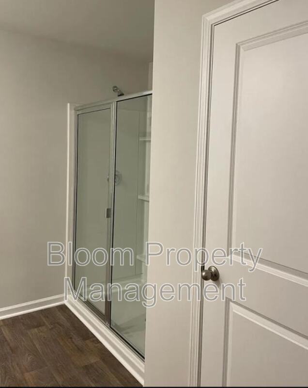 448 Cedarview Rd - Photo 7 of 34