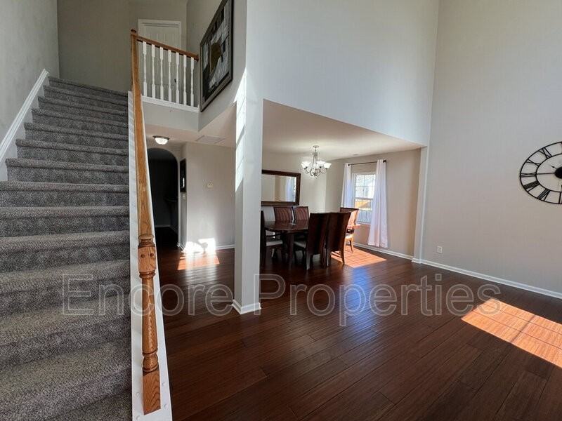 4504 Bay Point Dr - Photo 2 of 19