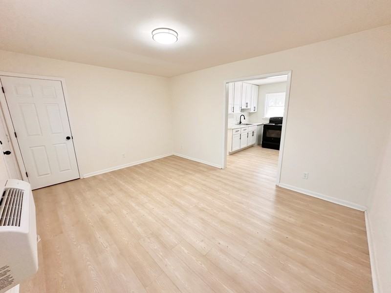 819 Dana Pl - Photo 2 of 7